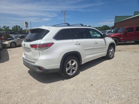 Used 2015 Toyota Highlander Limited w/ Driver Technology Package AWD/4WD image 3