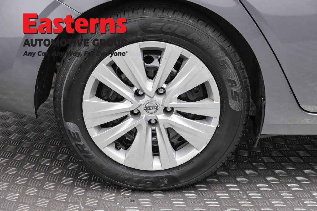 Used 2024 Nissan Sentra S FWD image 30