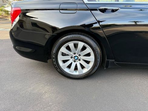 Used 2009 BMW 750i RWD image 29