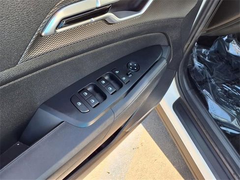 Used 2024 Kia Sportage LX image 12