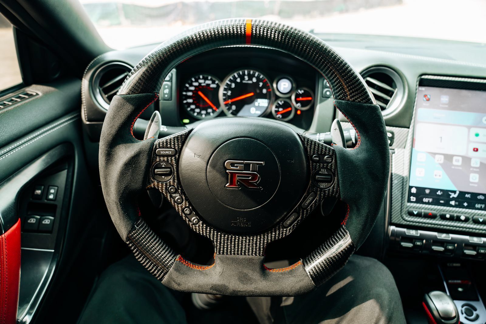 Used 2014 Nissan GT-R Black Edition AWD/4WD image 22