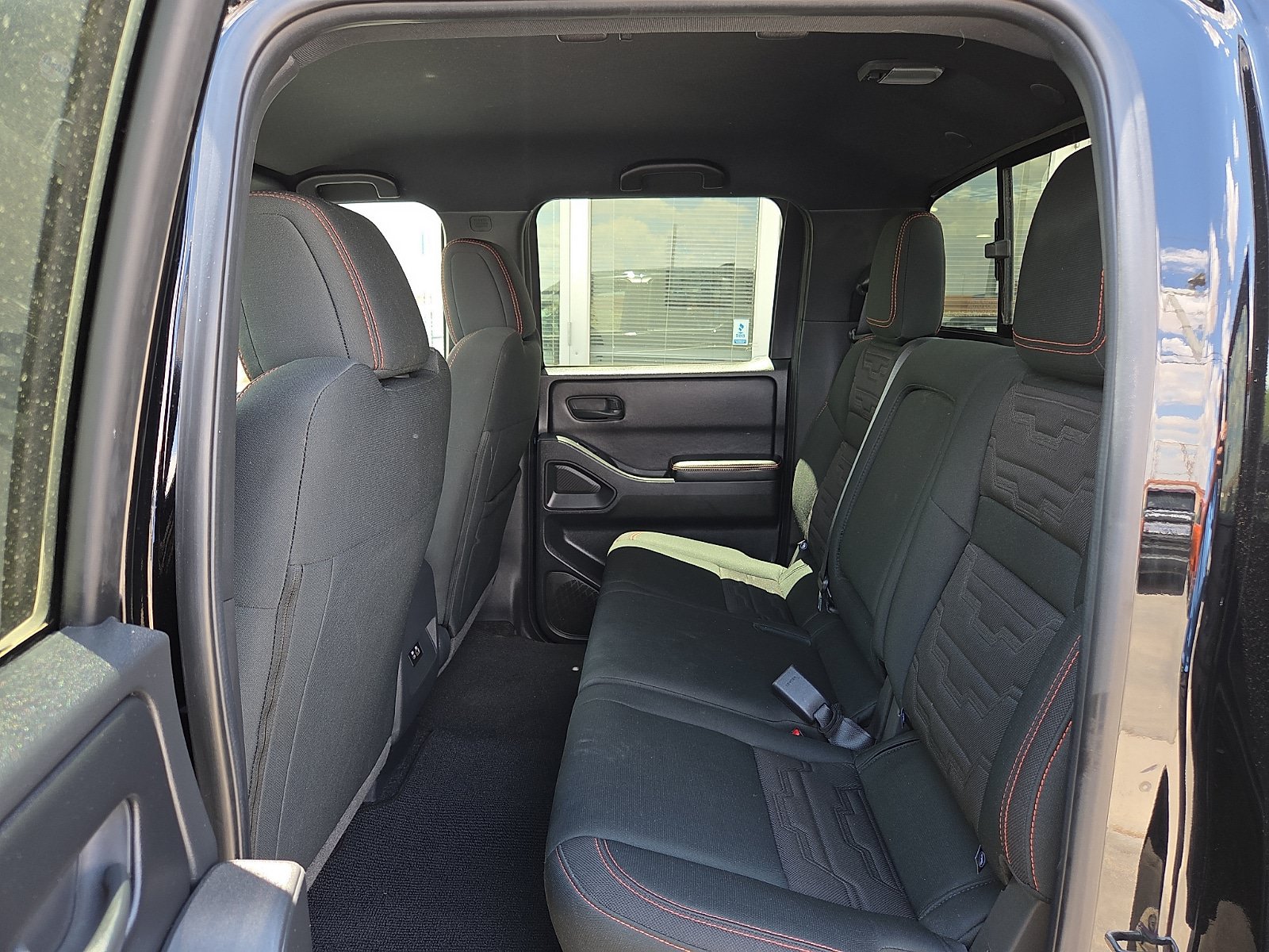 Used 2026 Nissan Frontier PRO-4X AWD/4WD image 6