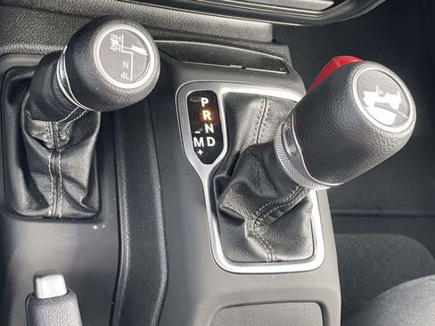 Used 2024 Jeep Wrangler Sport S image 8