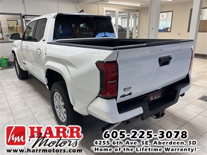 New 2025 Toyota Tacoma SR5