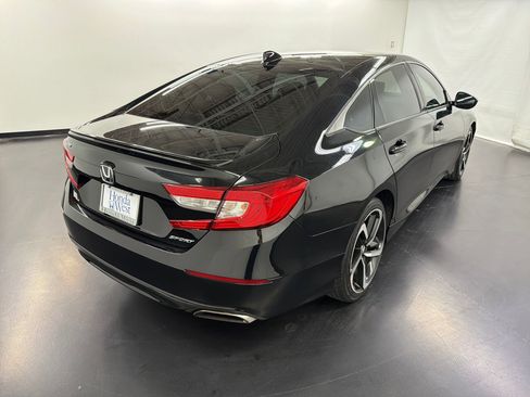 Used 2018 Honda Accord Sport image 9