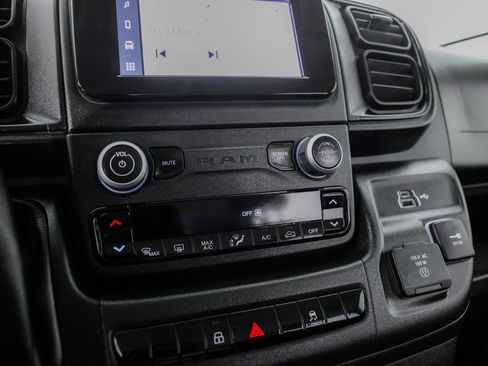 Used 2024 RAM ProMaster 2500 w/ Convenience Group image 26