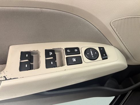 Used 2020 Hyundai Elantra Value Edition FWD image 27