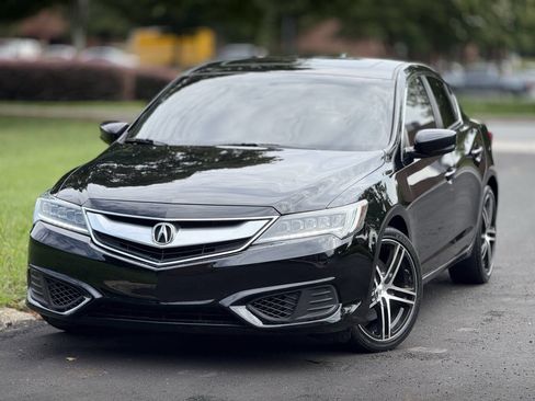 Used 2017 Acura ILX image 2