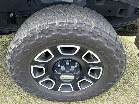 Certified 2024 Ford F250 Lariat w/ Chrome Package image 34