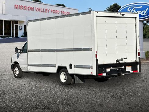 Used 2022 Ford E-350 and Econoline 350 Super Duty RWD image 6