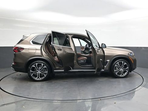 Used 2025 BMW X5 xDrive50e w/ Executive Package image 36