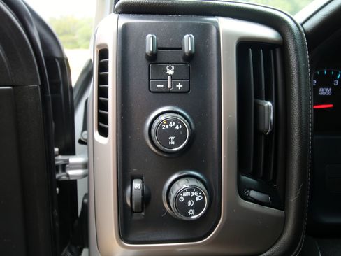 Used 2018 GMC Sierra 2500 Denali w/ Duramax Plus Package AWD/4WD image 25