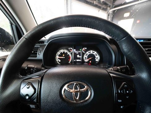 Used 2023 Toyota 4Runner TRD Off-Road AWD/4WD image 15