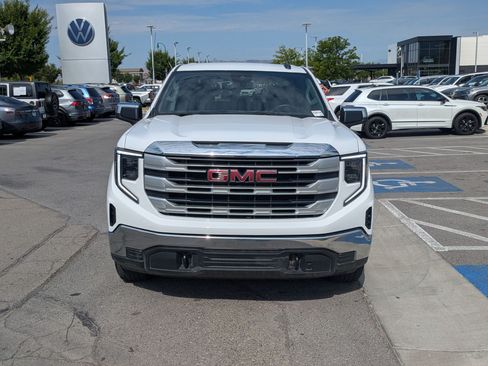 Used 2024 GMC Sierra 1500 SLE w/ X31 Off-Road Package AWD/4WD image 12