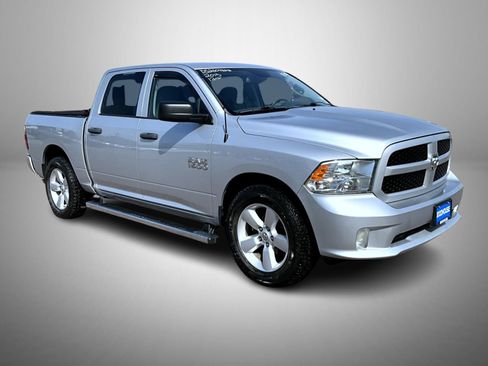 Used 2015 RAM 1500 Express RWD image 3