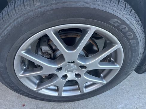 Used 2015 Dodge Journey R/T w/ Flexible Seating Group image 2