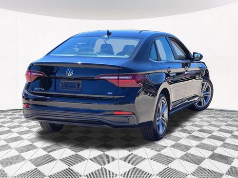 Used 2024 Volkswagen Jetta SE FWD image 13