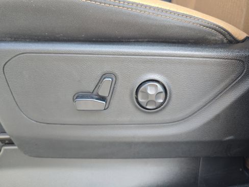 Used 2019 RAM 1500 Limited AWD/4WD image 16