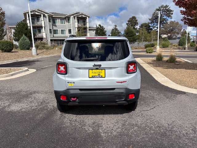 Used 2017 Jeep Renegade Trailhawk w/ Popular Equipment Group AWD/4WD image 4