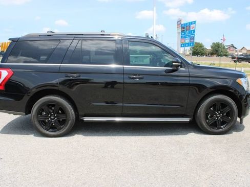 Used 2021 Ford Expedition XLT RWD image 4