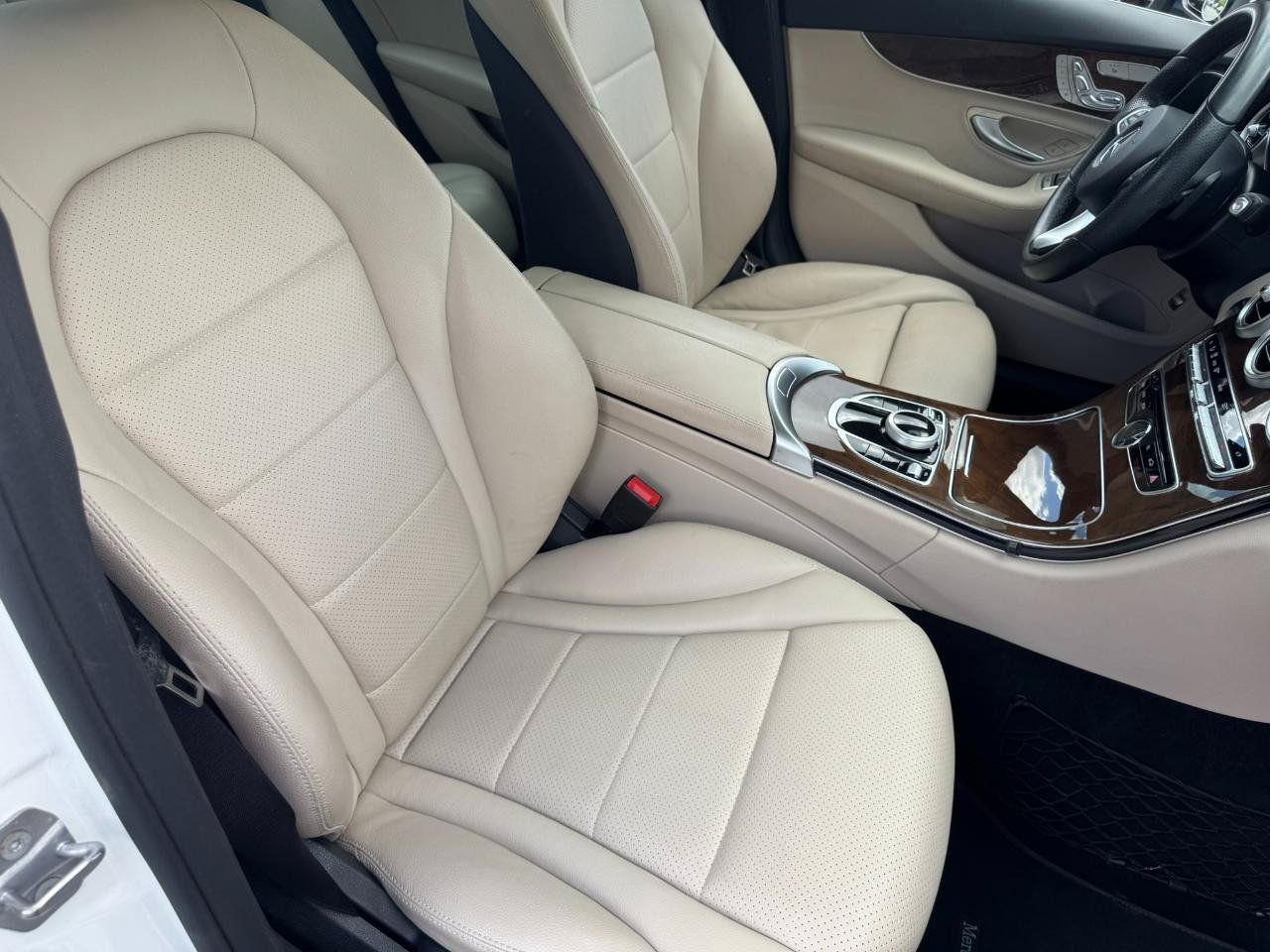 Used 2017 Mercedes-Benz C 300 Sedan image 29