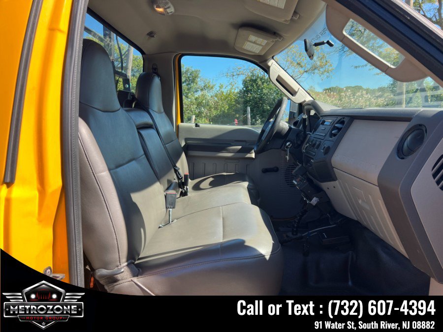 Used 2009 Ford F350 4x4 Regular Cab Super Duty image 16