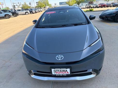Used 2024 Toyota Prius Prime Premium w/ Advanced Technology Package FWD image 3