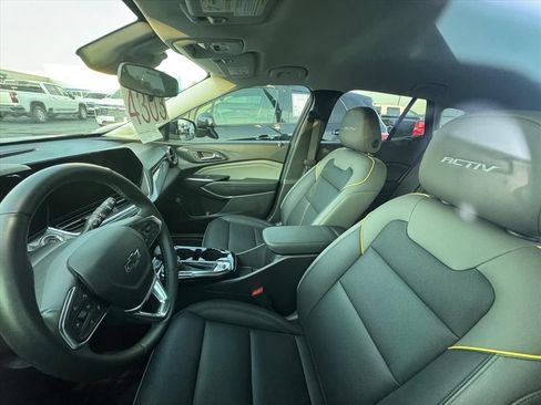 Used 2026 Chevrolet Trax ACTIV FWD image 8