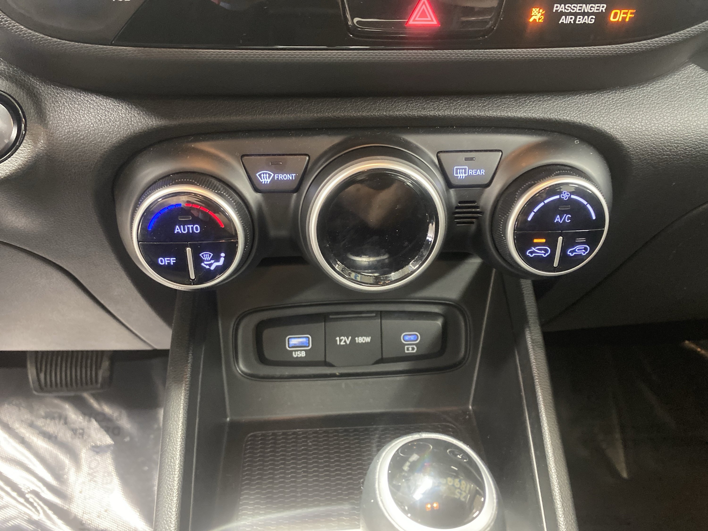 Used 2025 Hyundai Venue SEL FWD image 22