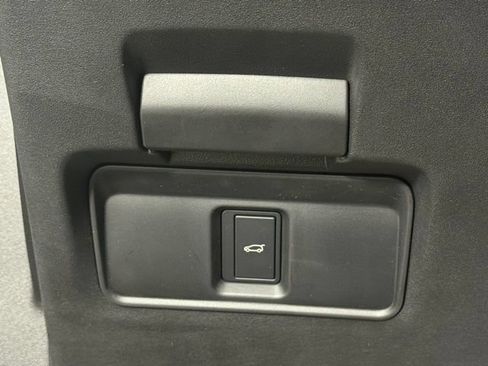 Used 2025 Land Rover Discovery Sport S AWD/4WD image 38