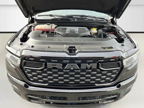 Used 2025 RAM 1500 Big Horn AWD/4WD image 32