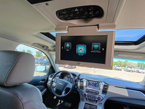 Used 2019 Chevrolet Suburban LT AWD/4WD image 14