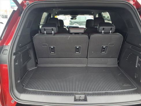 New 2026 Chevrolet Traverse RS w/ LPO, Floor Liner Package image 7