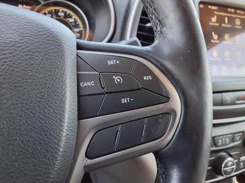 Certified 2021 Jeep Cherokee Latitude Lux w/ Comfort/Convenience Group image 15