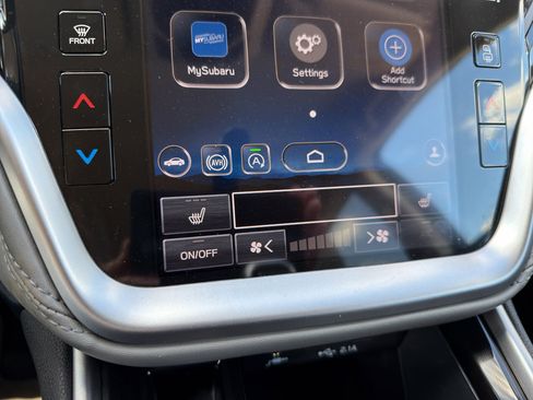 Used 2022 Subaru Outback Premium image 19