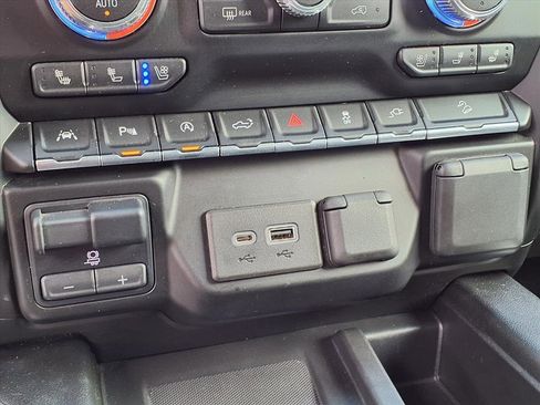 Used 2020 GMC Sierra 1500 AT4 image 32