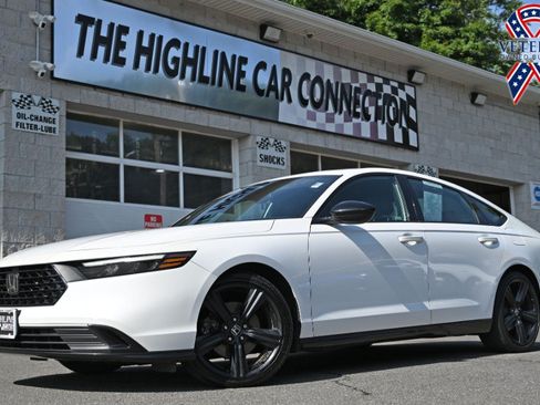 Used 2023 Honda Accord Sport image 1