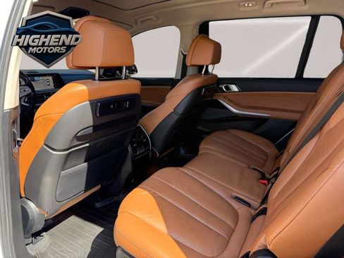 Used 2021 BMW X7 xDrive40i w/ Premium Package image 17