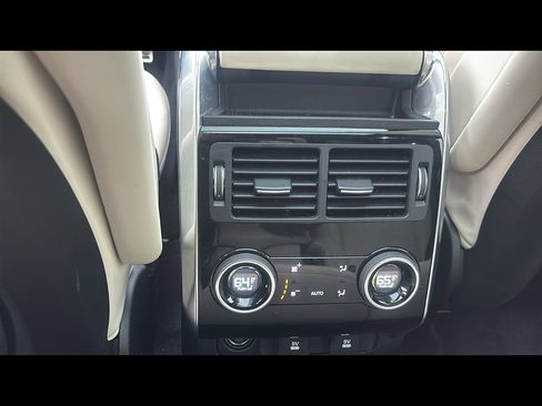 Used 2021 Land Rover Range Rover Sport HSE Silver Edition image 26