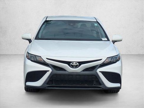 Used 2022 Toyota Camry SE w/ Convenience Package FWD image 2