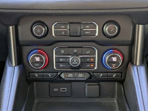 Used 2021 Chevrolet Tahoe Z71 image 19