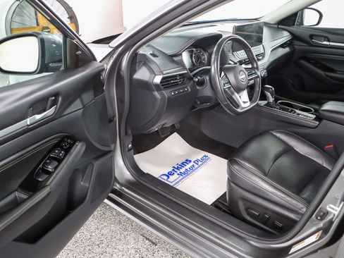 Used 2023 Nissan Altima 2.5 SL image 3