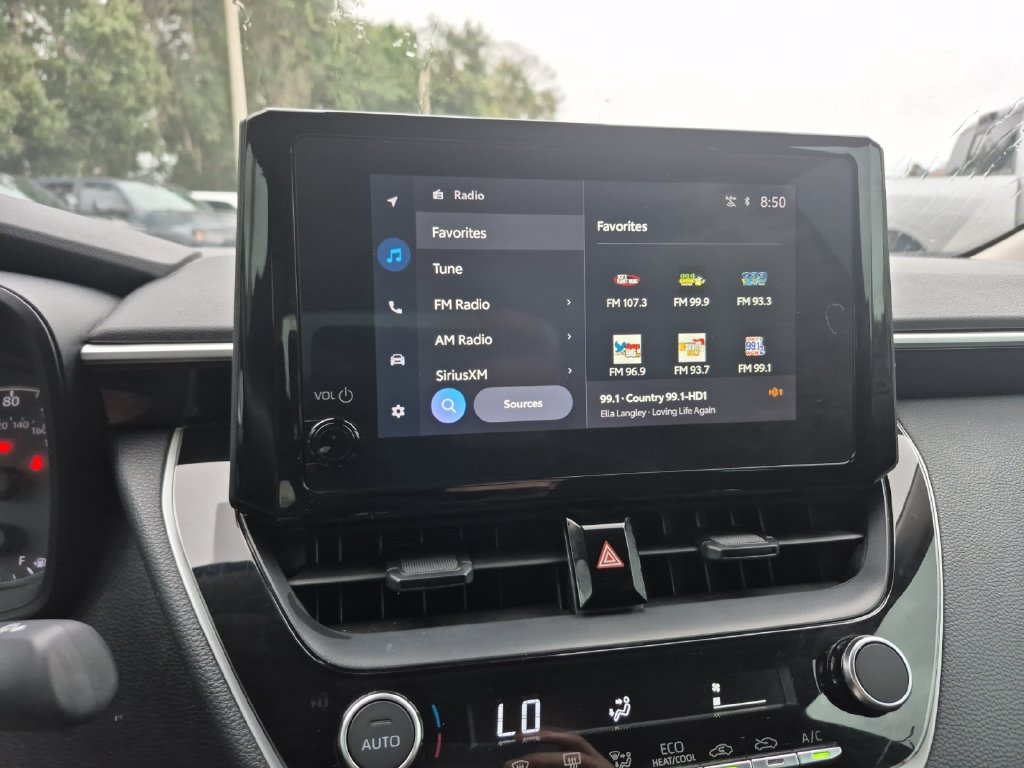 Used 2025 Toyota Corolla LE FWD image 21