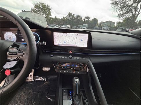Used 2022 Hyundai Elantra N FWD image 11