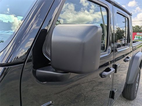 New 2025 Jeep Gladiator Sport image 11