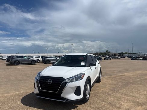 Certified 2024 Nissan Kicks S FWD image 6