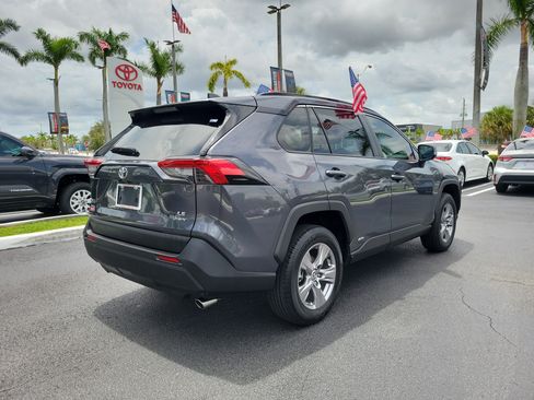 Used 2025 Toyota RAV4 LE AWD/4WD image 12