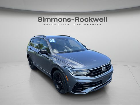 Used 2023 Volkswagen Tiguan SE R-Line AWD/4WD image 7