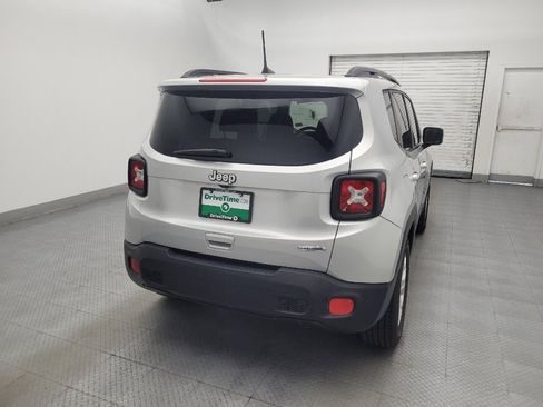 Used 2018 Jeep Renegade Latitude w/ Popular Equipment Group FWD image 7