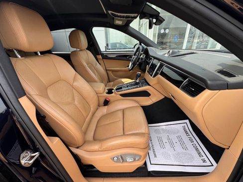 Used 2018 Porsche Macan AWD/4WD image 16